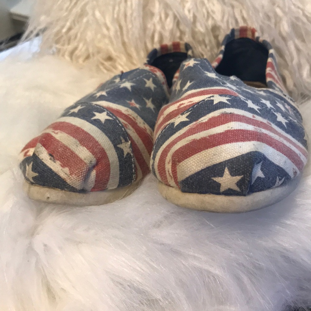 🌟RED WHITE BLUE USA AMERICA TOMS SLIP ON’s SZ 7.5 - Picture 5 of 8
